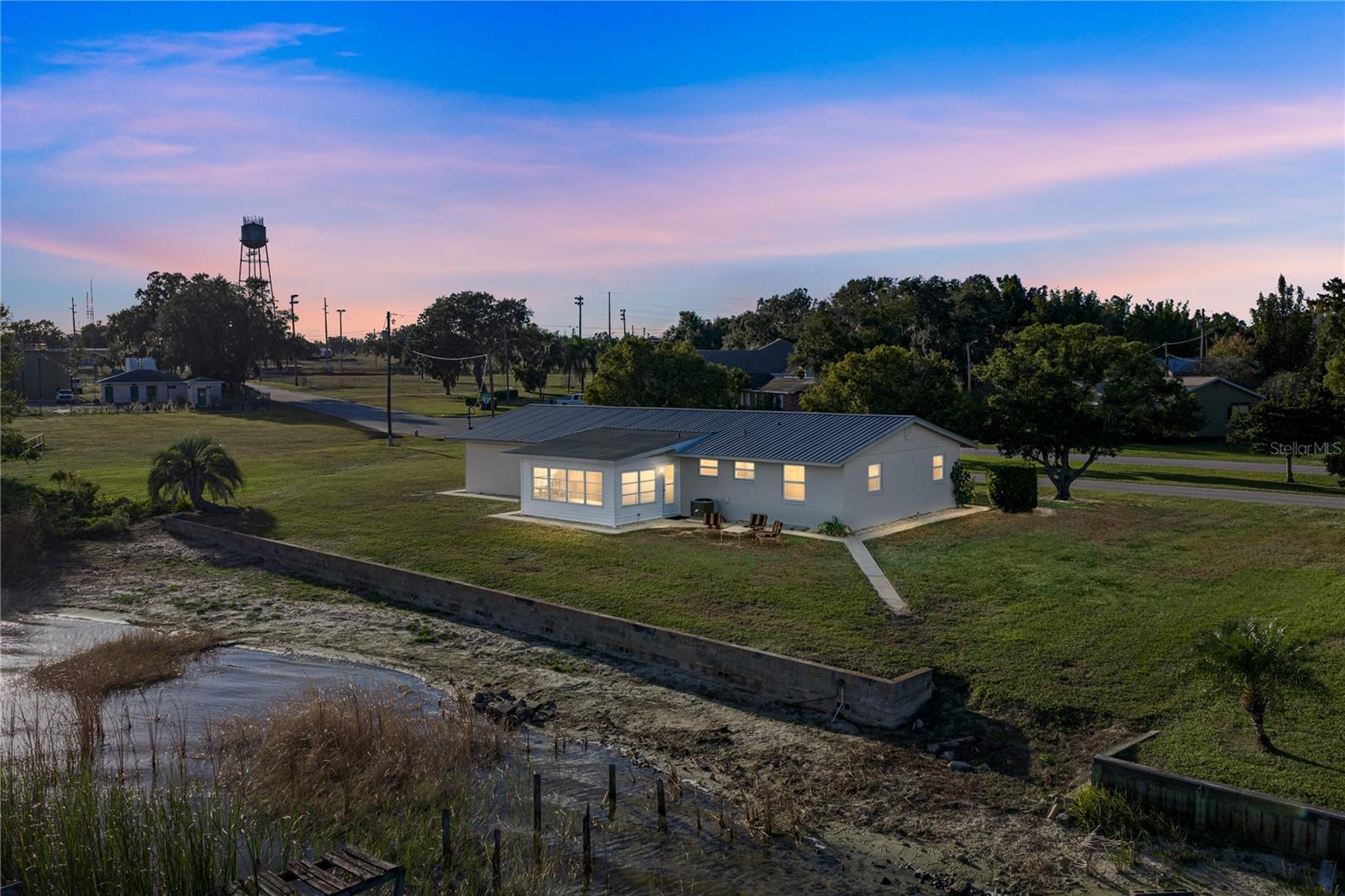 LAKE SIDE TERRACE - Residential