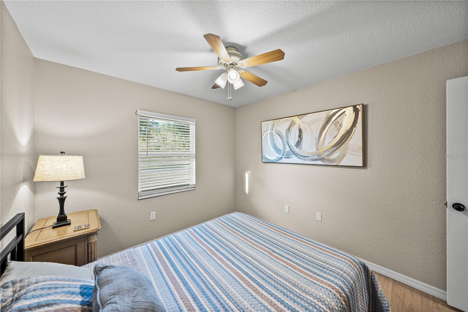 LAKE SIDE TERRACE - Residential