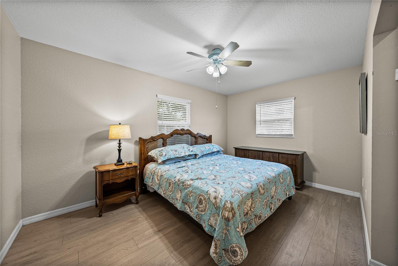 LAKE SIDE TERRACE - Residential