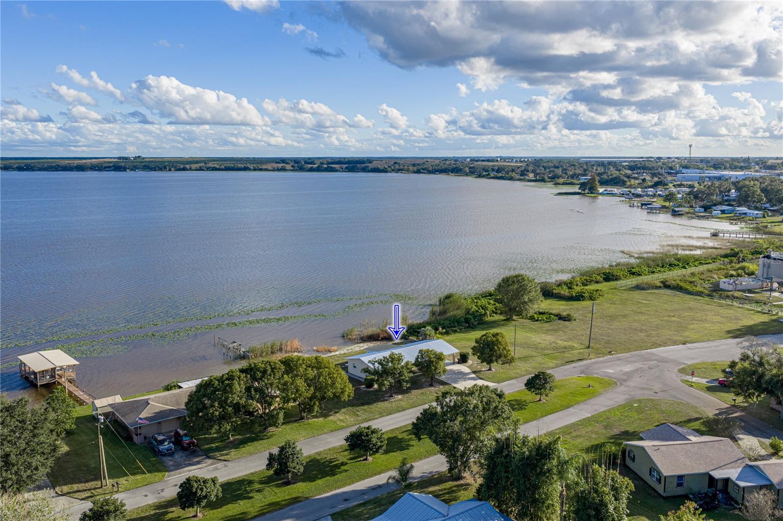 LAKE SIDE TERRACE - Residential
