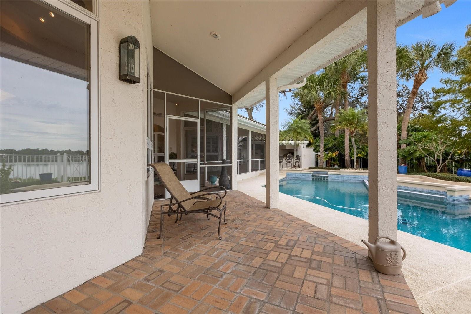 VERSAILLES - Residential