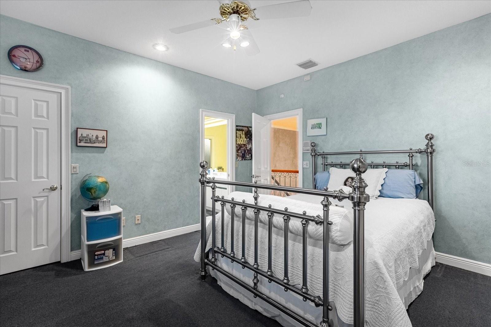 VERSAILLES - Residential