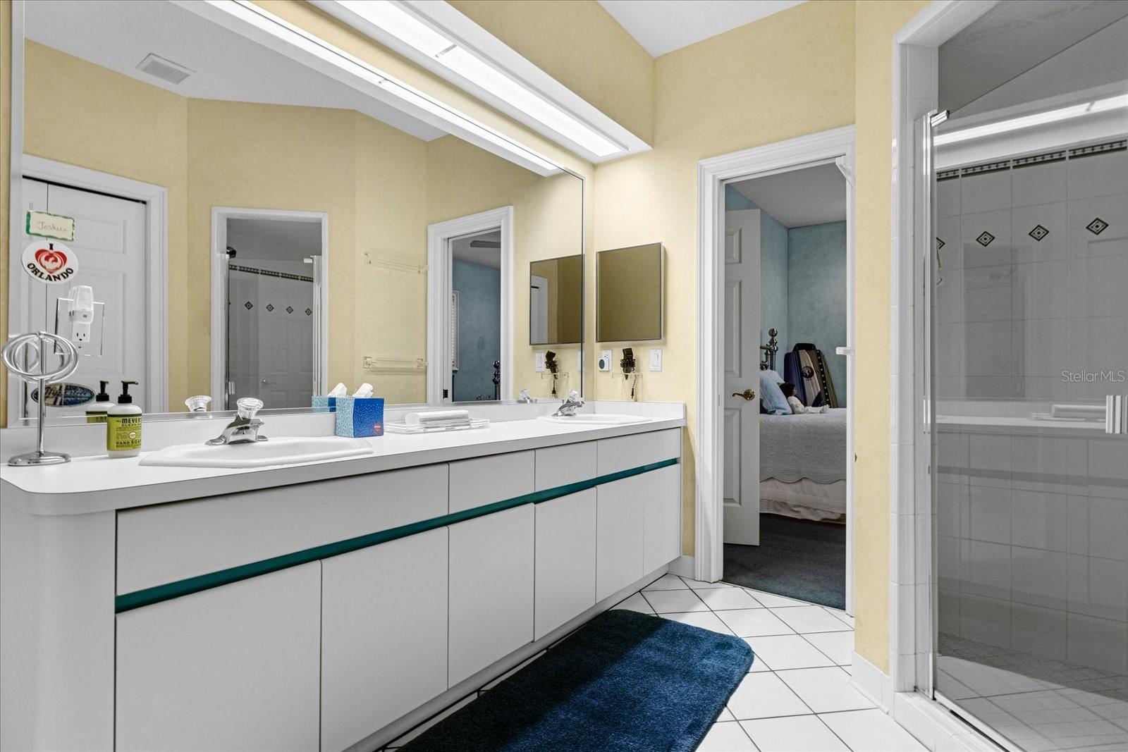 VERSAILLES - Residential