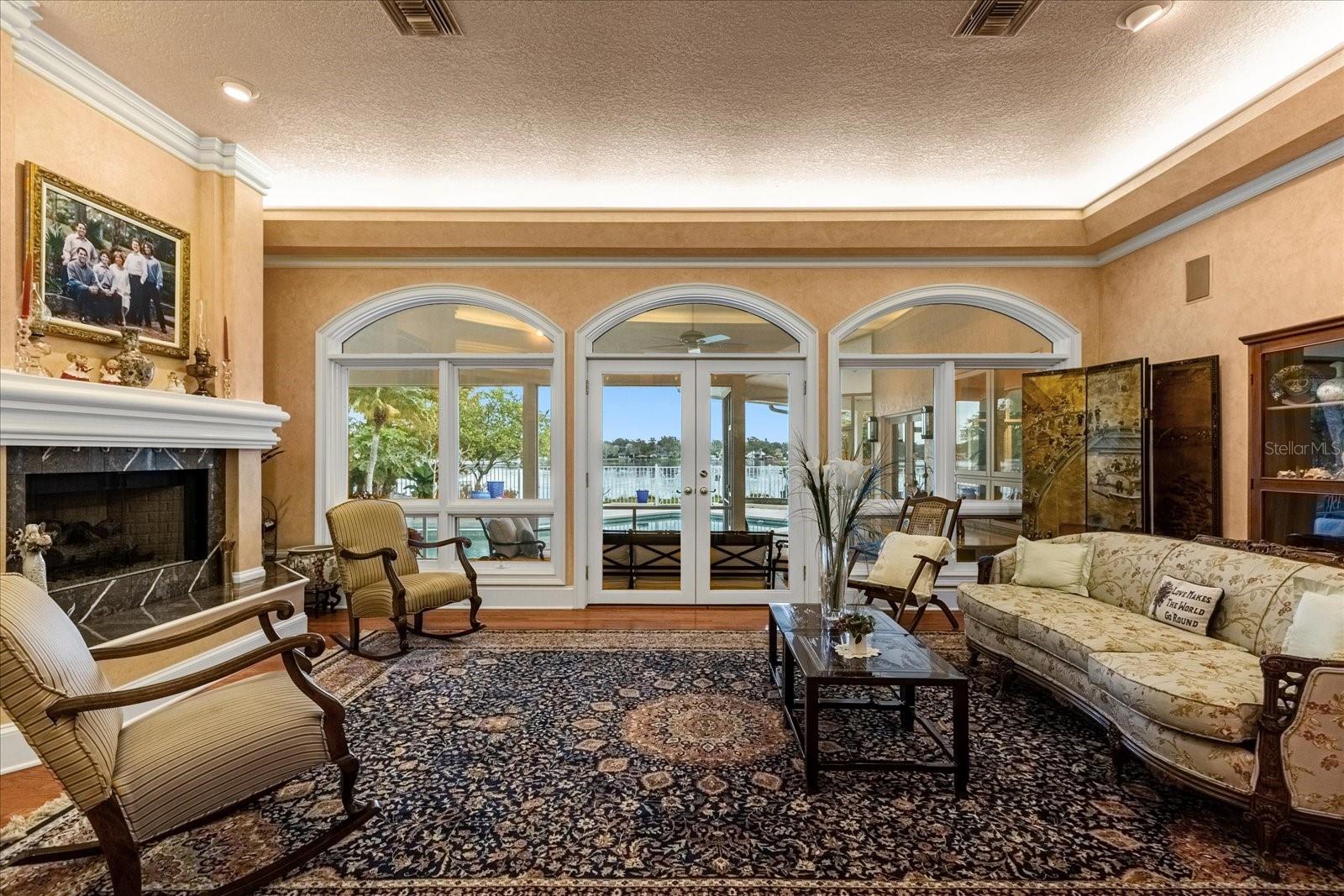 VERSAILLES - Residential