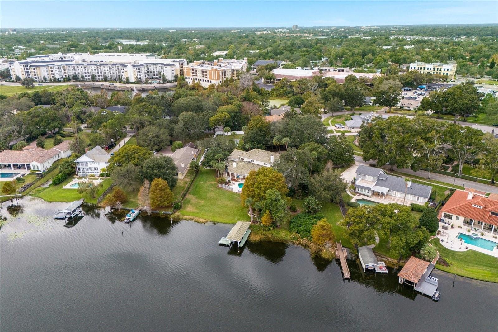 VERSAILLES - Residential