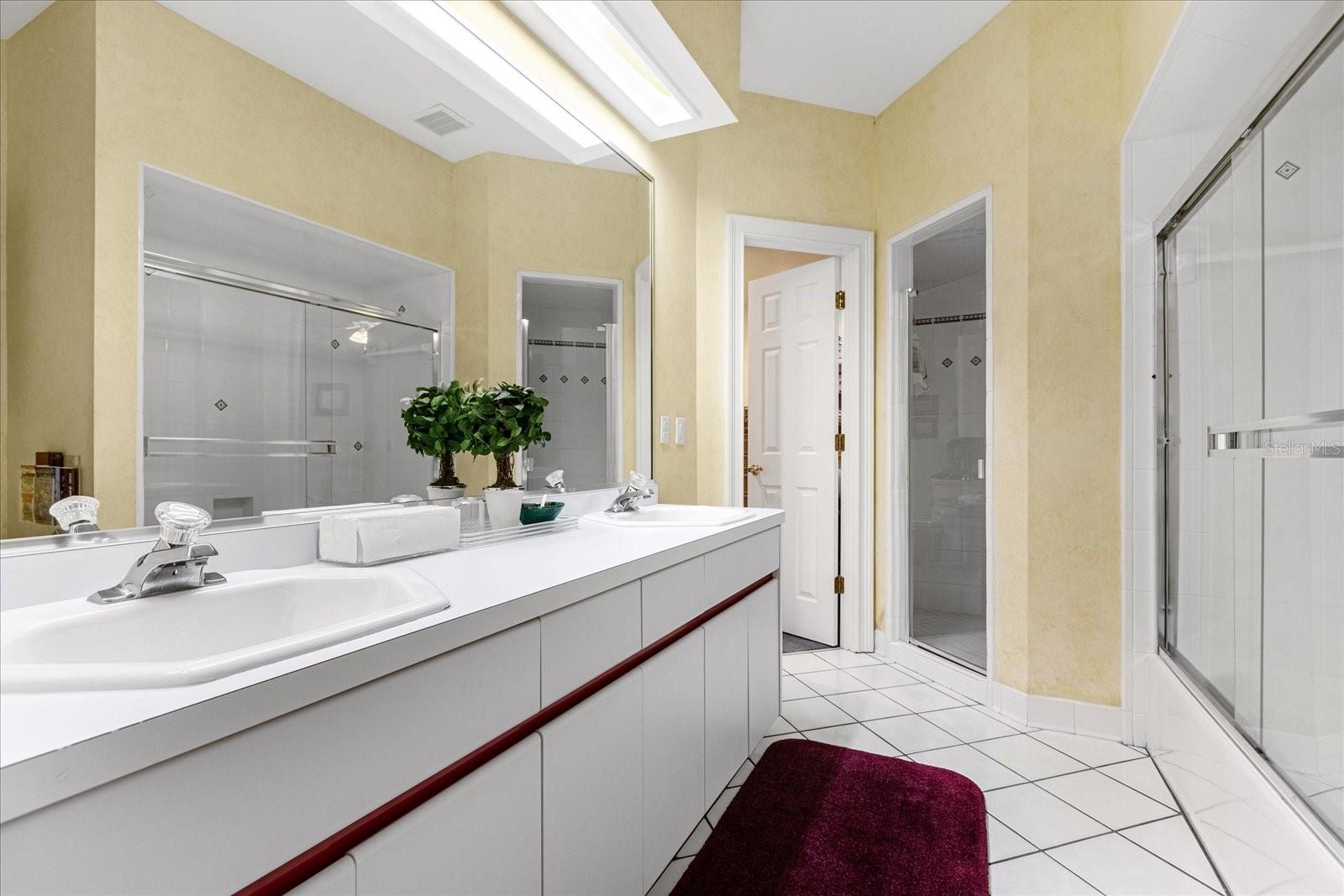 VERSAILLES - Residential