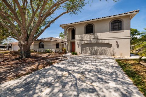 2063 ILLINOIS AVENUE NE ST PETERSBURG FL 33703