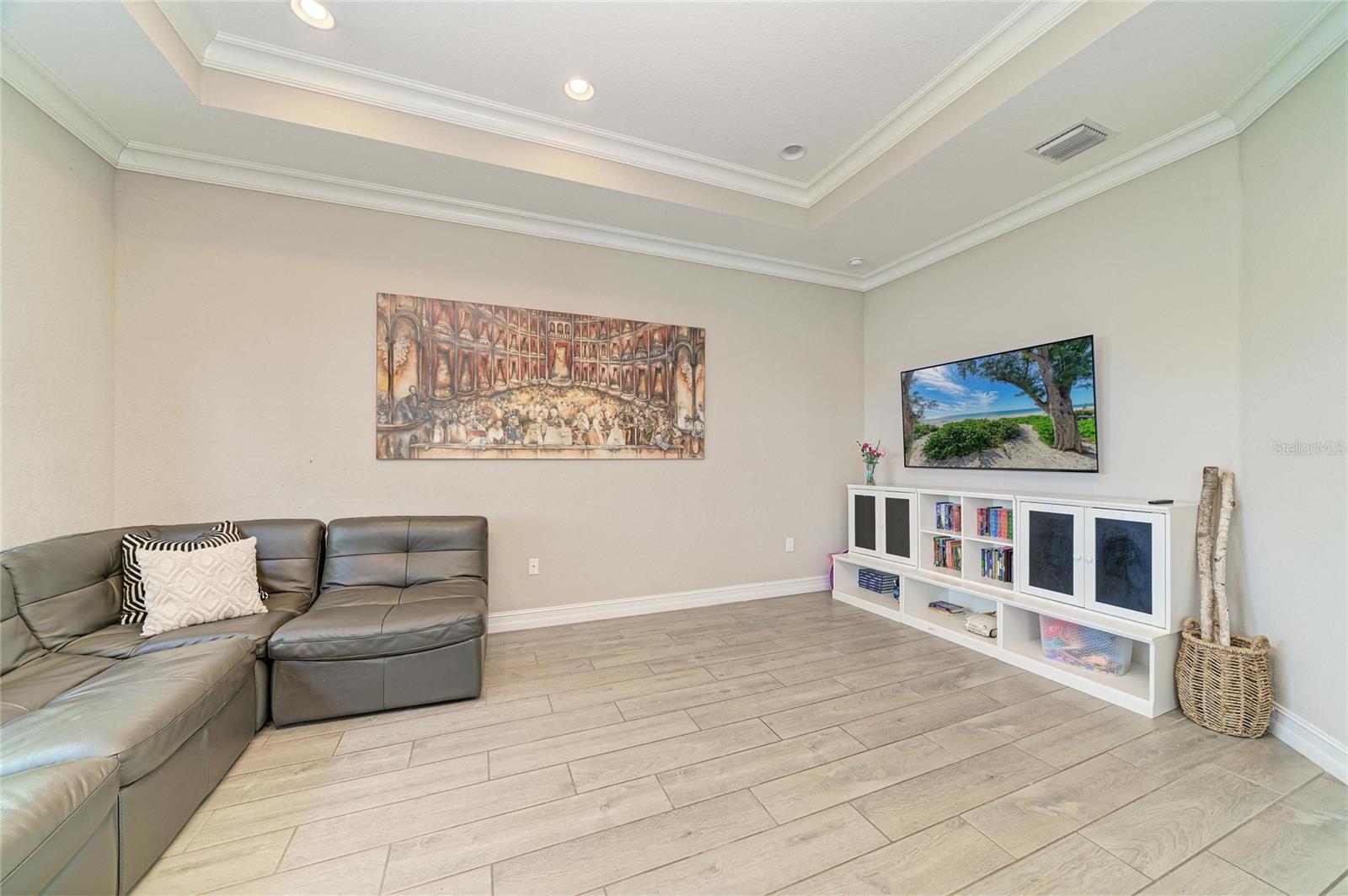 TOSCANA ISLES - Residential