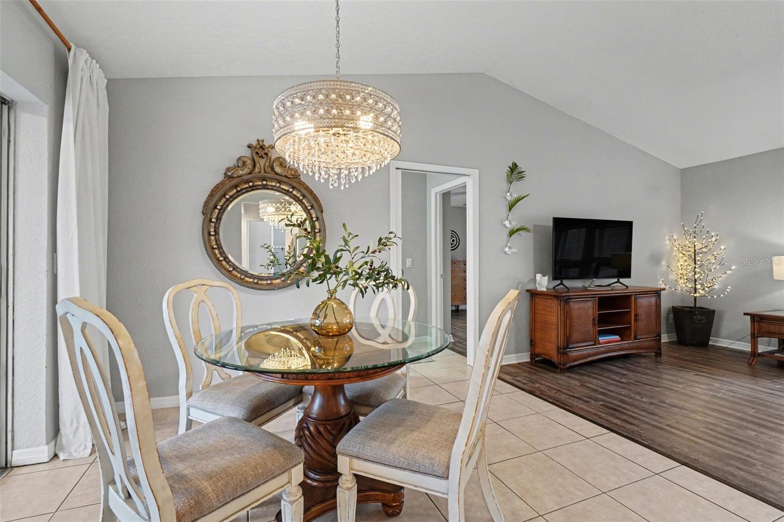 CHARLOTTE PARK - Residential