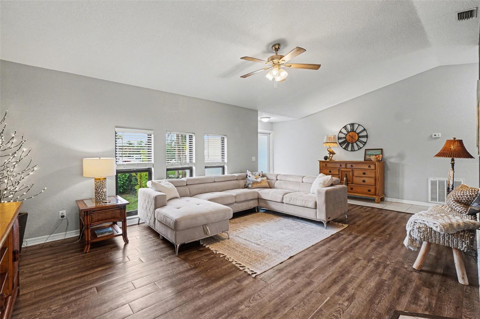 CHARLOTTE PARK - Residential