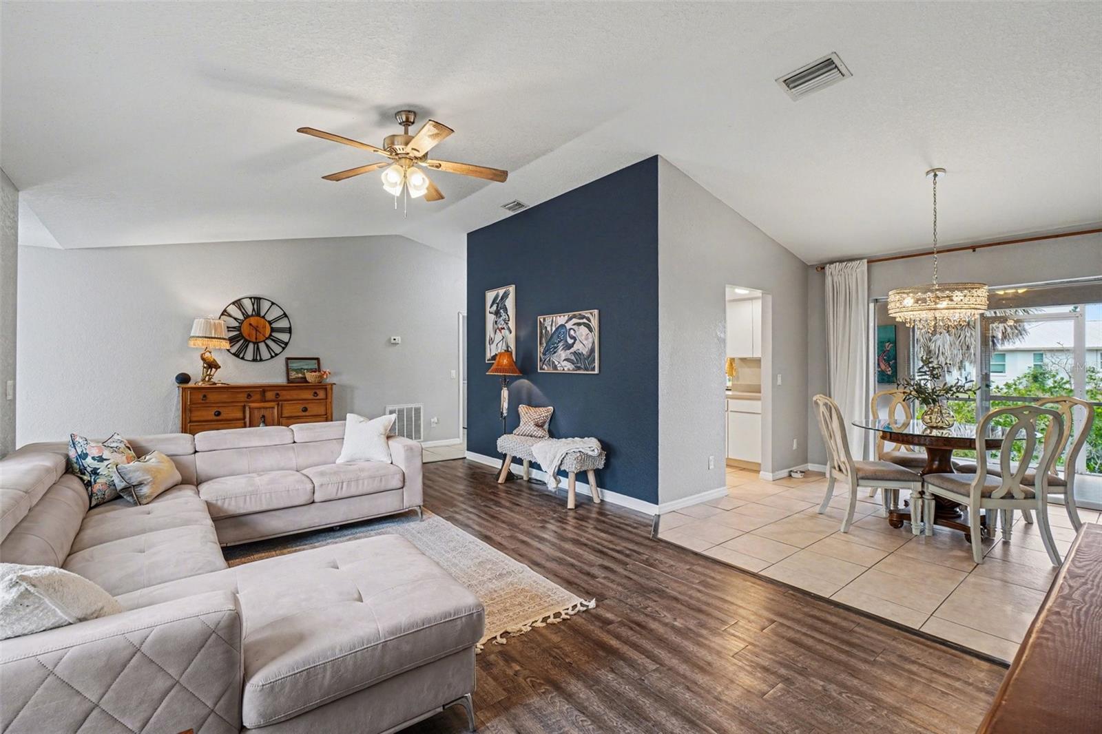 CHARLOTTE PARK - Residential