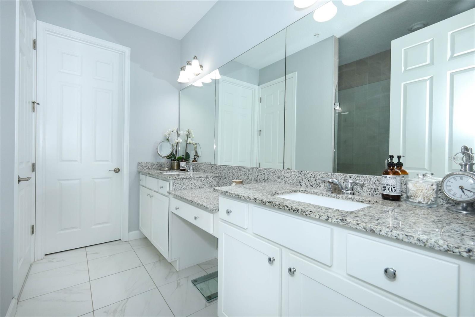 GRANDE OAKS AT HEATHROW - Residential Lease