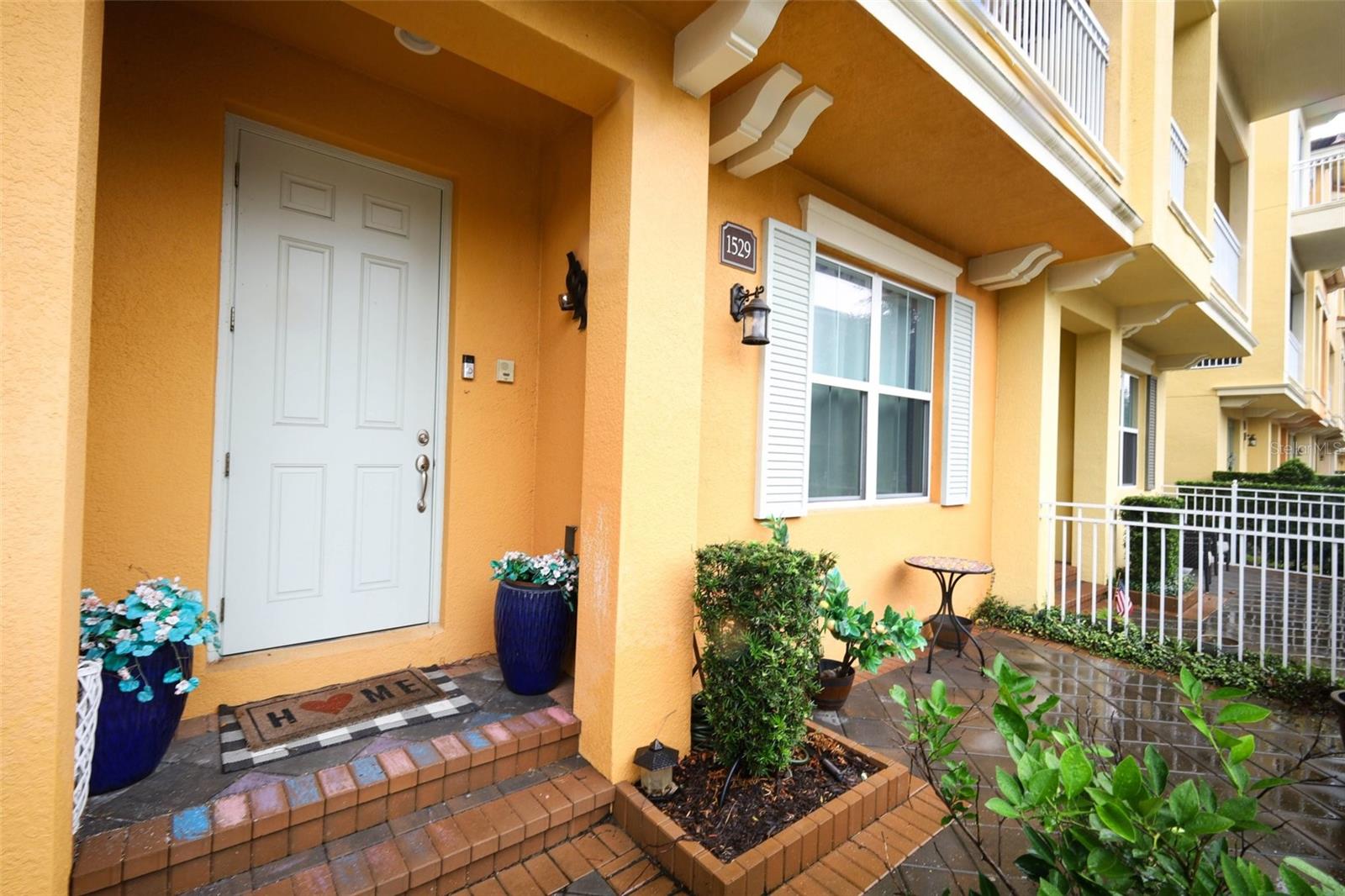 GRANDE OAKS AT HEATHROW - Residential Lease