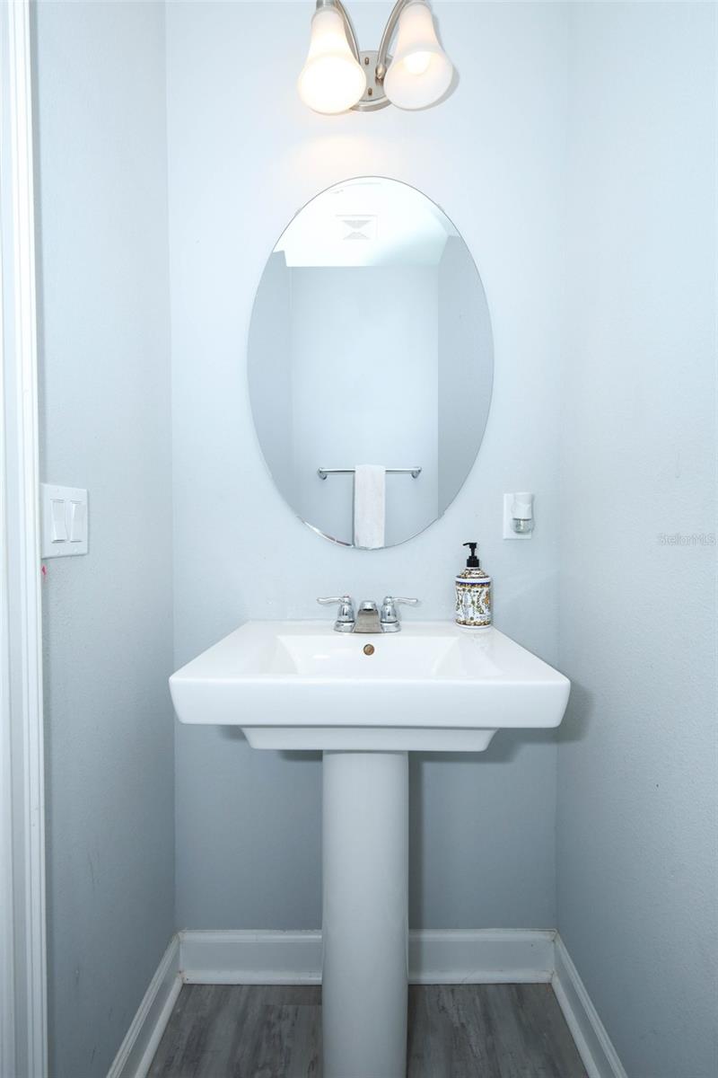 GRANDE OAKS AT HEATHROW - Residential Lease