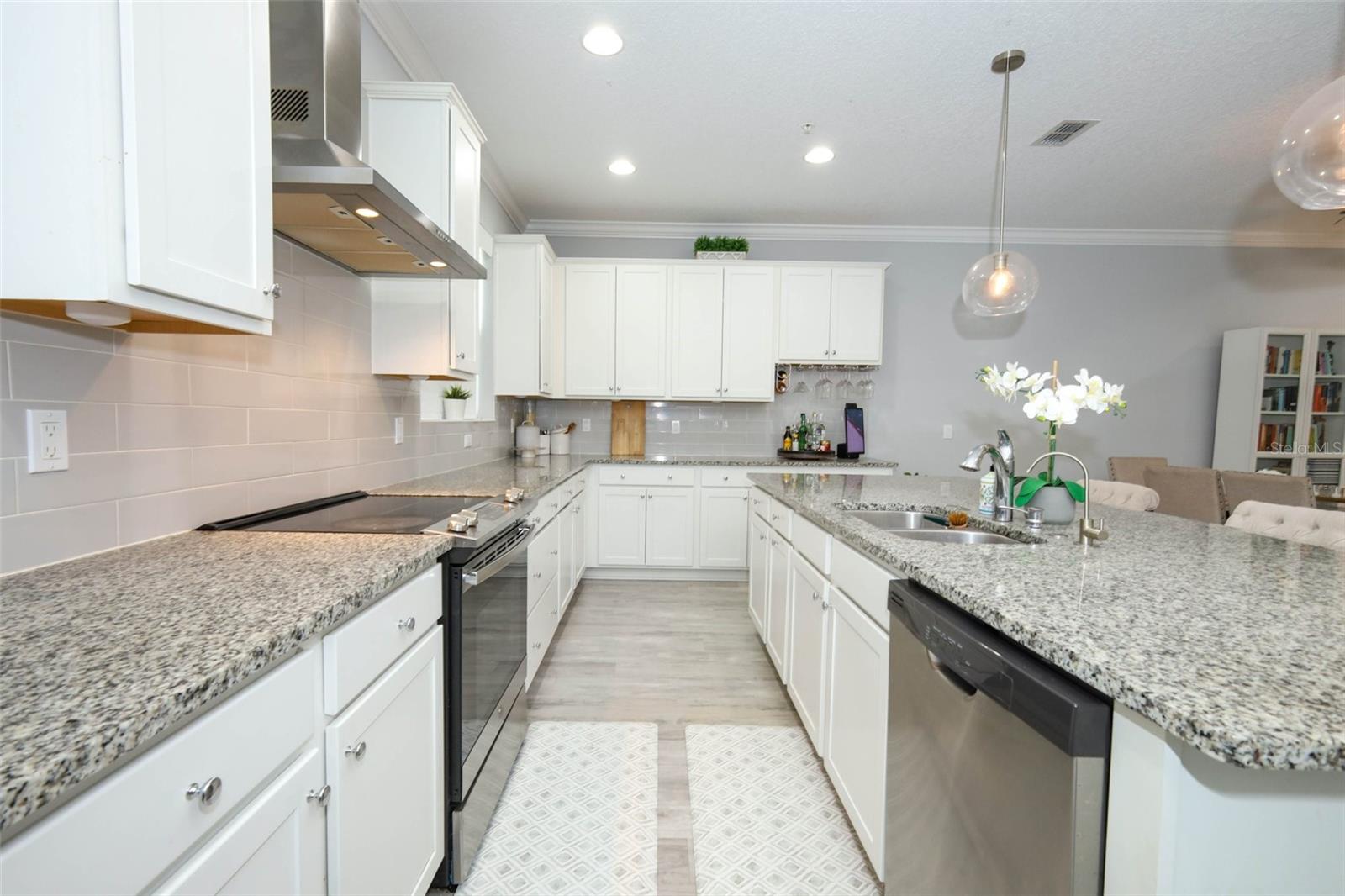 GRANDE OAKS AT HEATHROW - Residential Lease