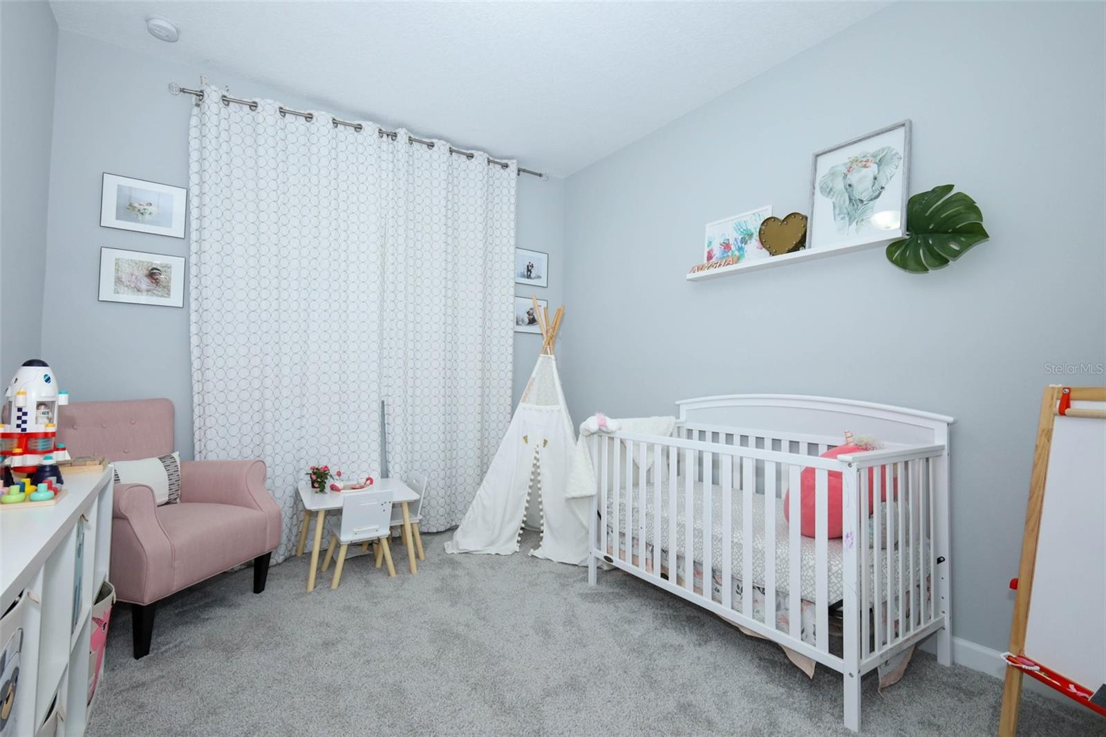 GRANDE OAKS AT HEATHROW - Residential Lease