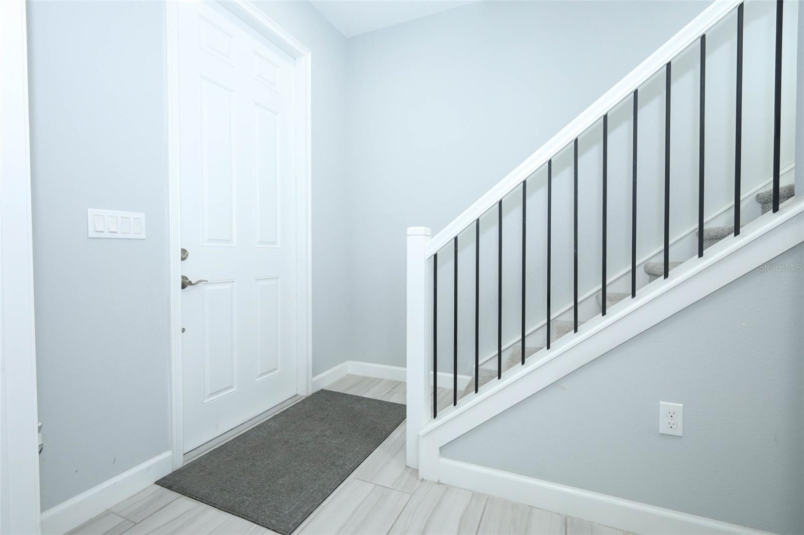 GRANDE OAKS AT HEATHROW - Residential Lease