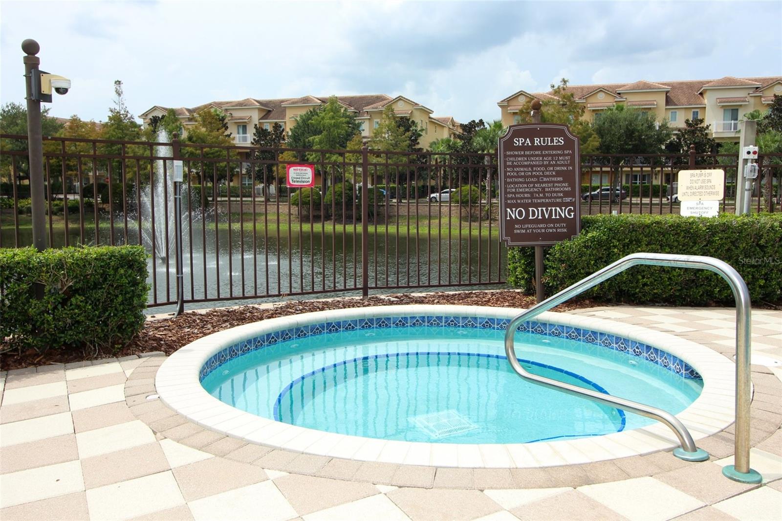 GRANDE OAKS AT HEATHROW - Residential Lease