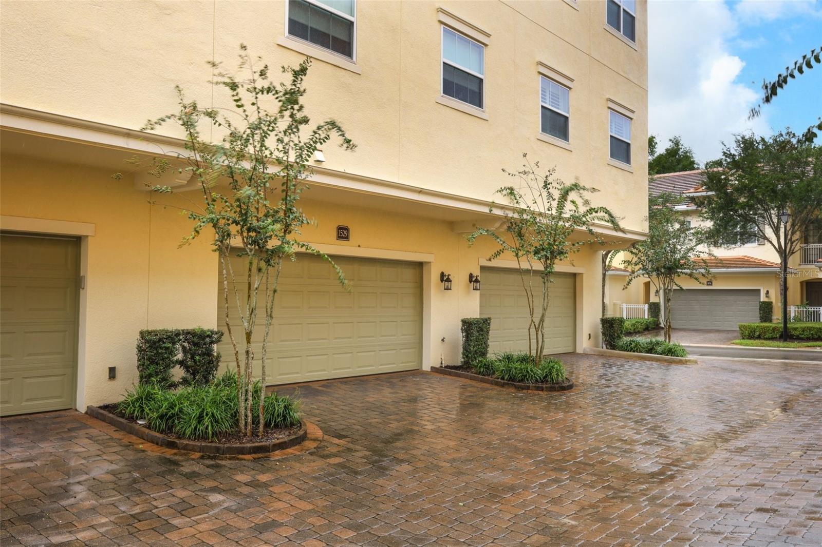 GRANDE OAKS AT HEATHROW - Residential Lease