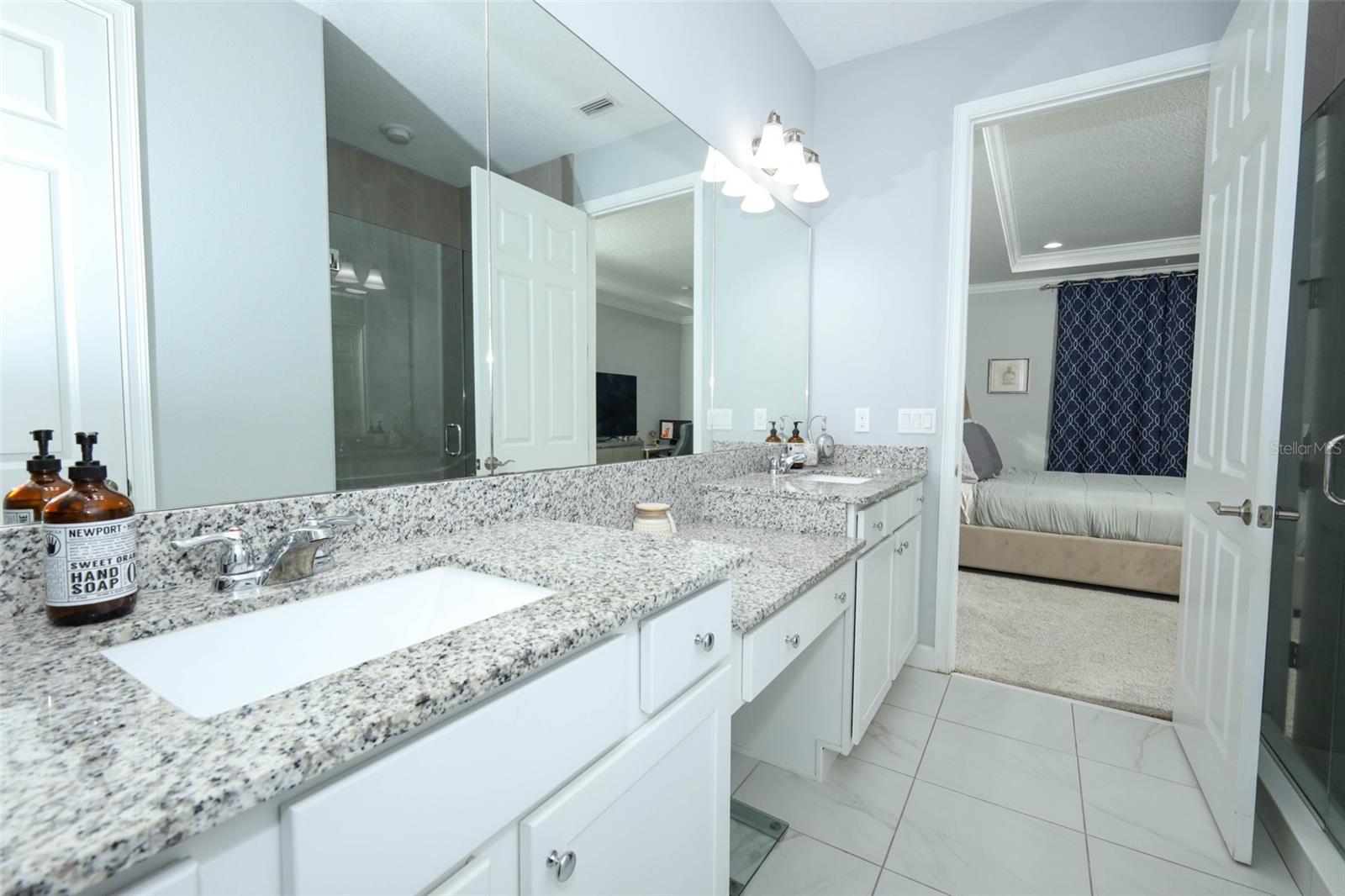 GRANDE OAKS AT HEATHROW - Residential Lease