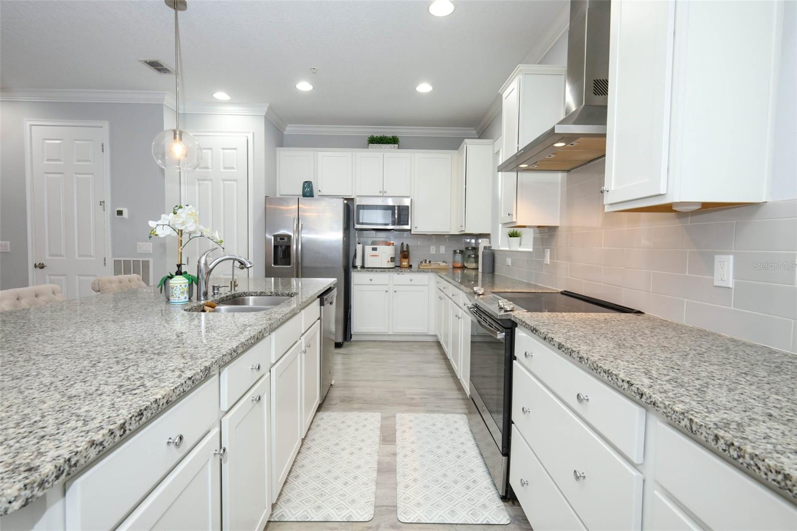 GRANDE OAKS AT HEATHROW - Residential Lease