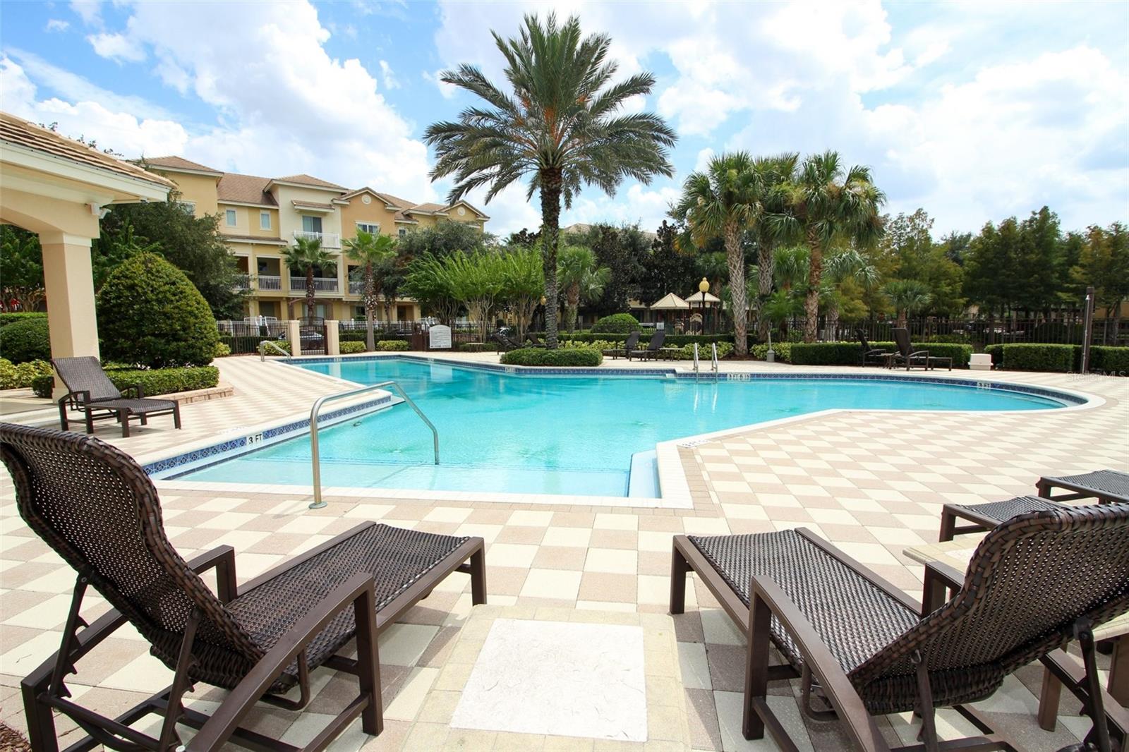 GRANDE OAKS AT HEATHROW - Residential Lease