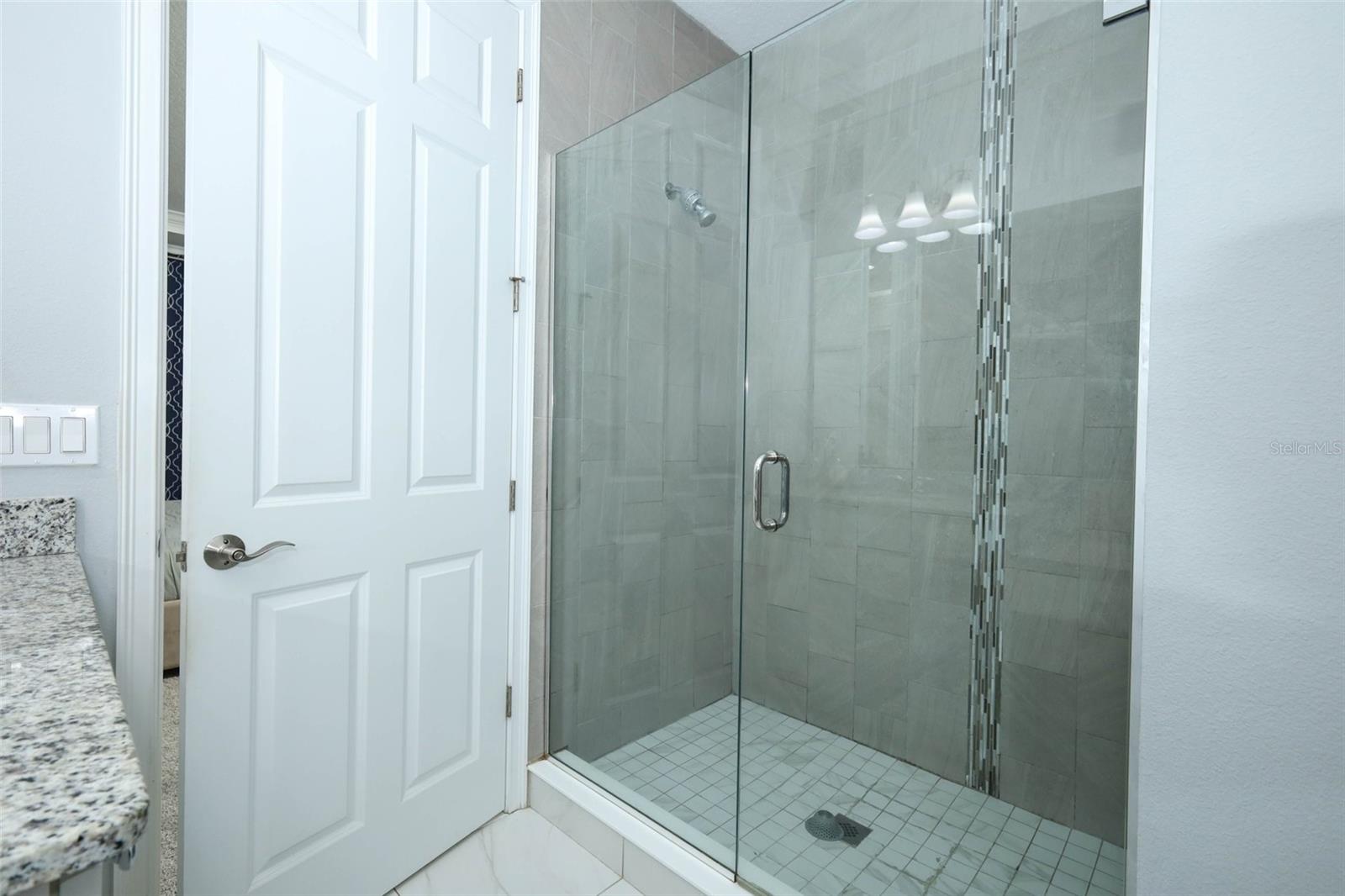 GRANDE OAKS AT HEATHROW - Residential Lease