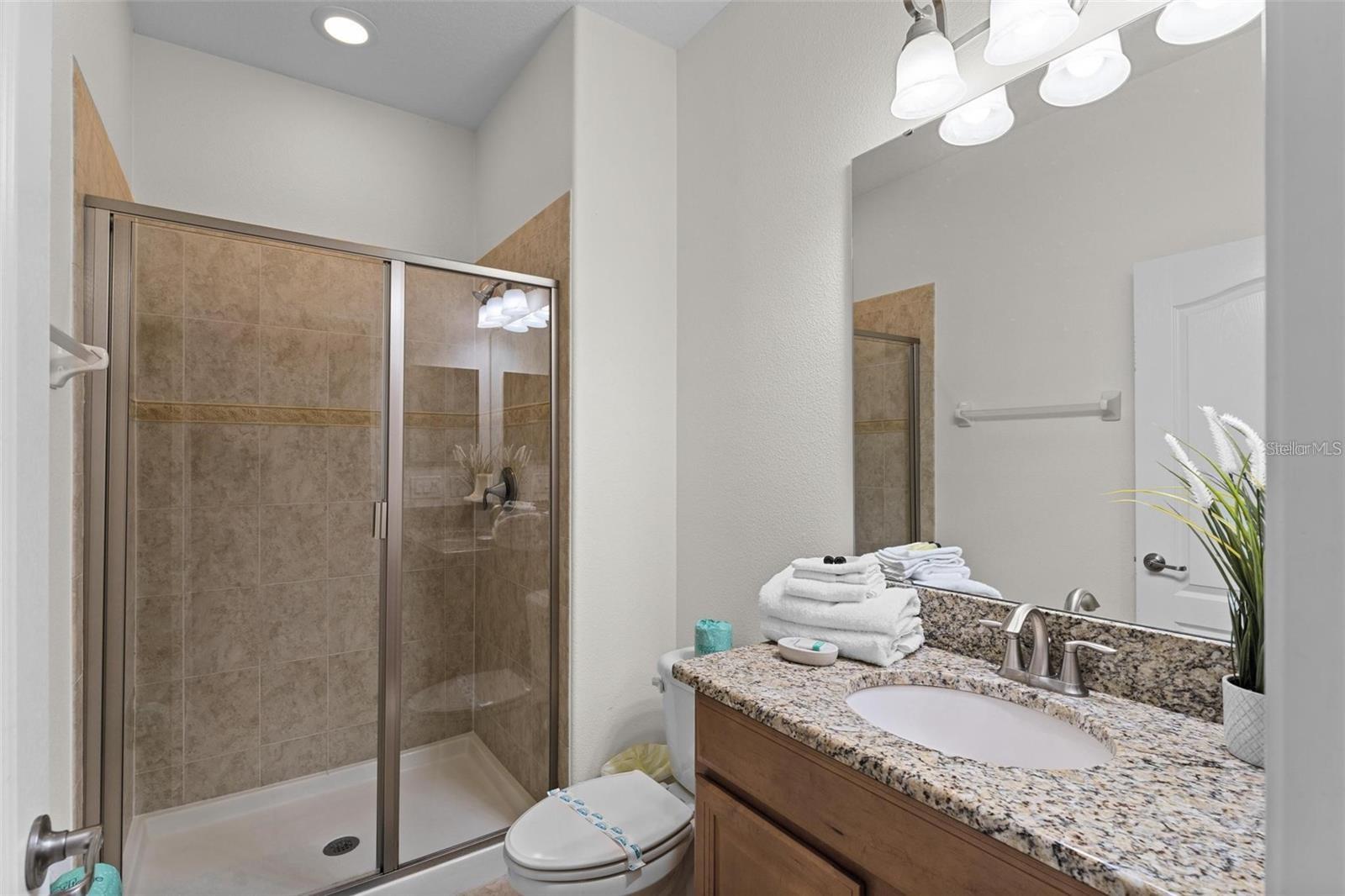 PARADISE PALMS RESIDENCE - Residential