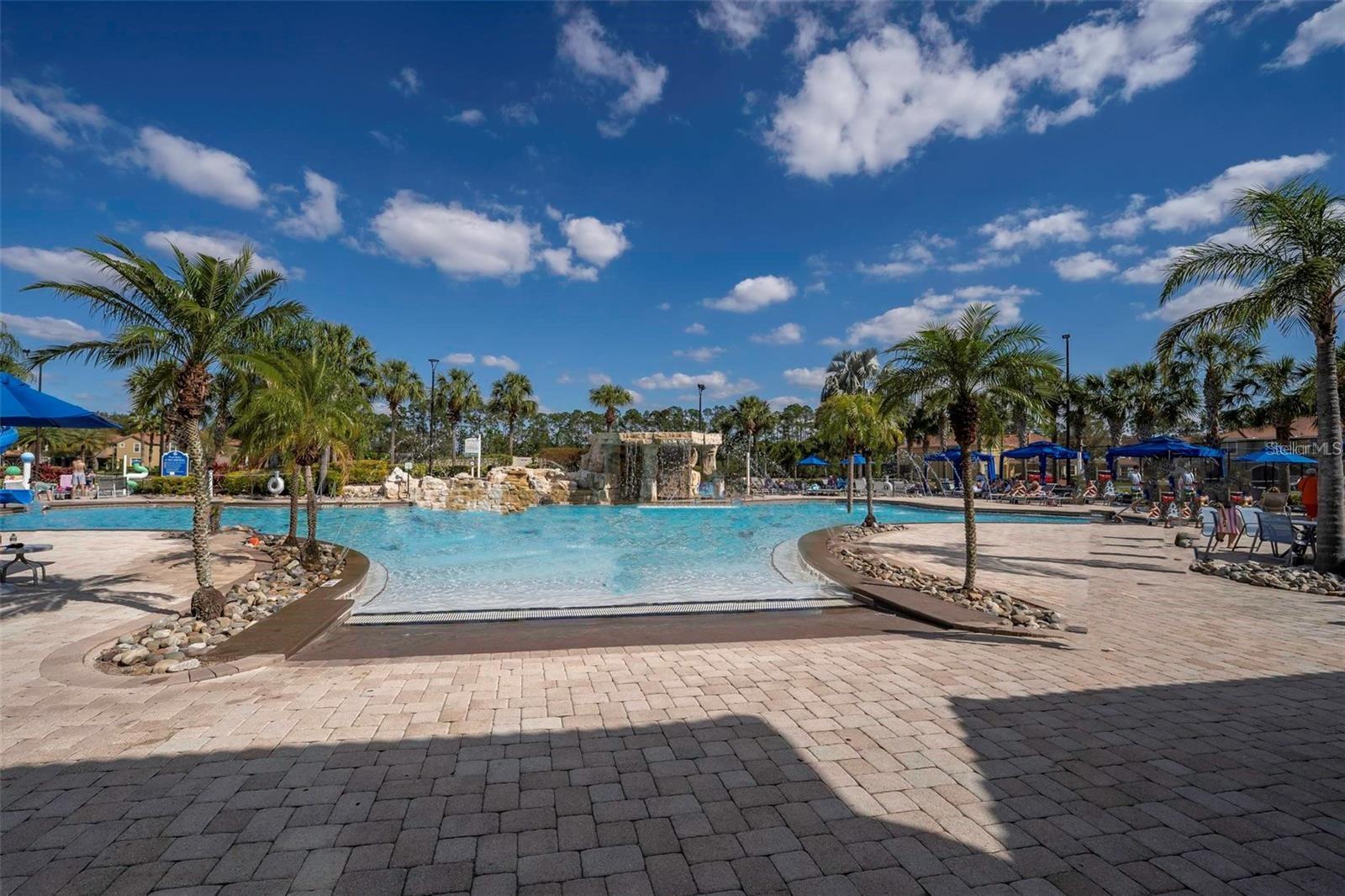 PARADISE PALMS RESIDENCE - Residential