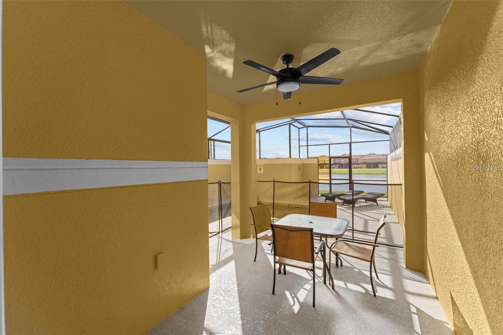 PARADISE PALMS RESIDENCE - Residential