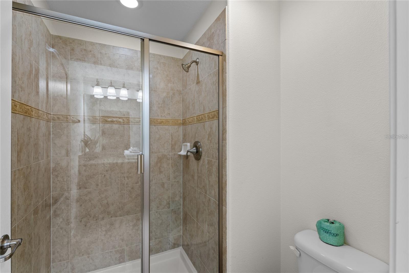 PARADISE PALMS RESIDENCE - Residential