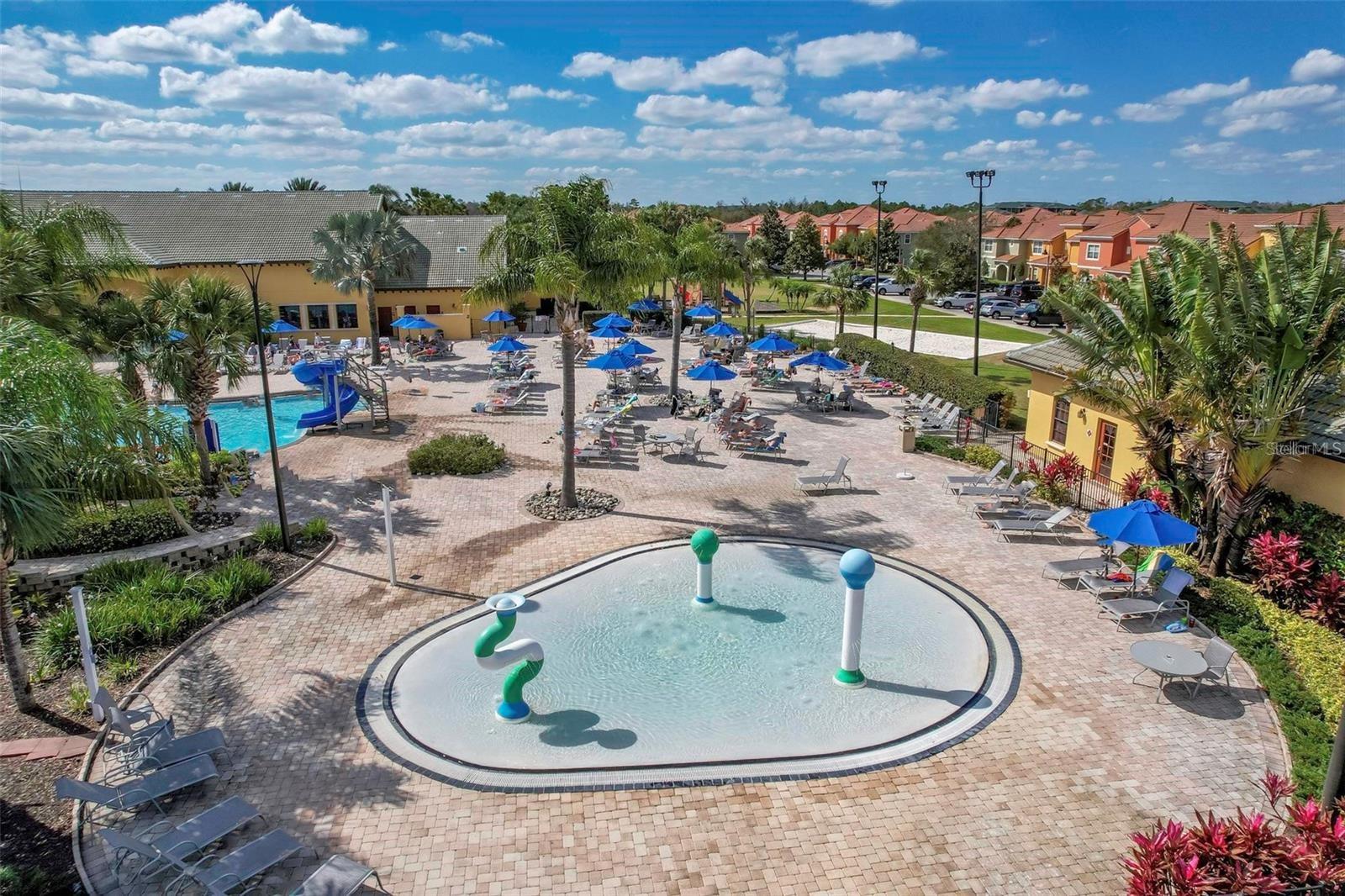 PARADISE PALMS RESIDENCE - Residential