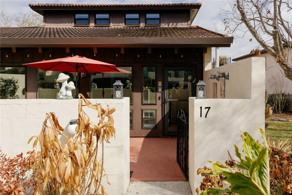 Photo of 17 Loma Verde, Lakeland, FL 33813 (MLS # L4956690)