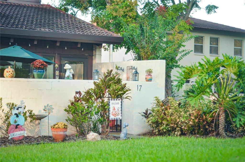 Photo of 17 Loma Verde, Lakeland, FL 33813 (MLS # L4956690)