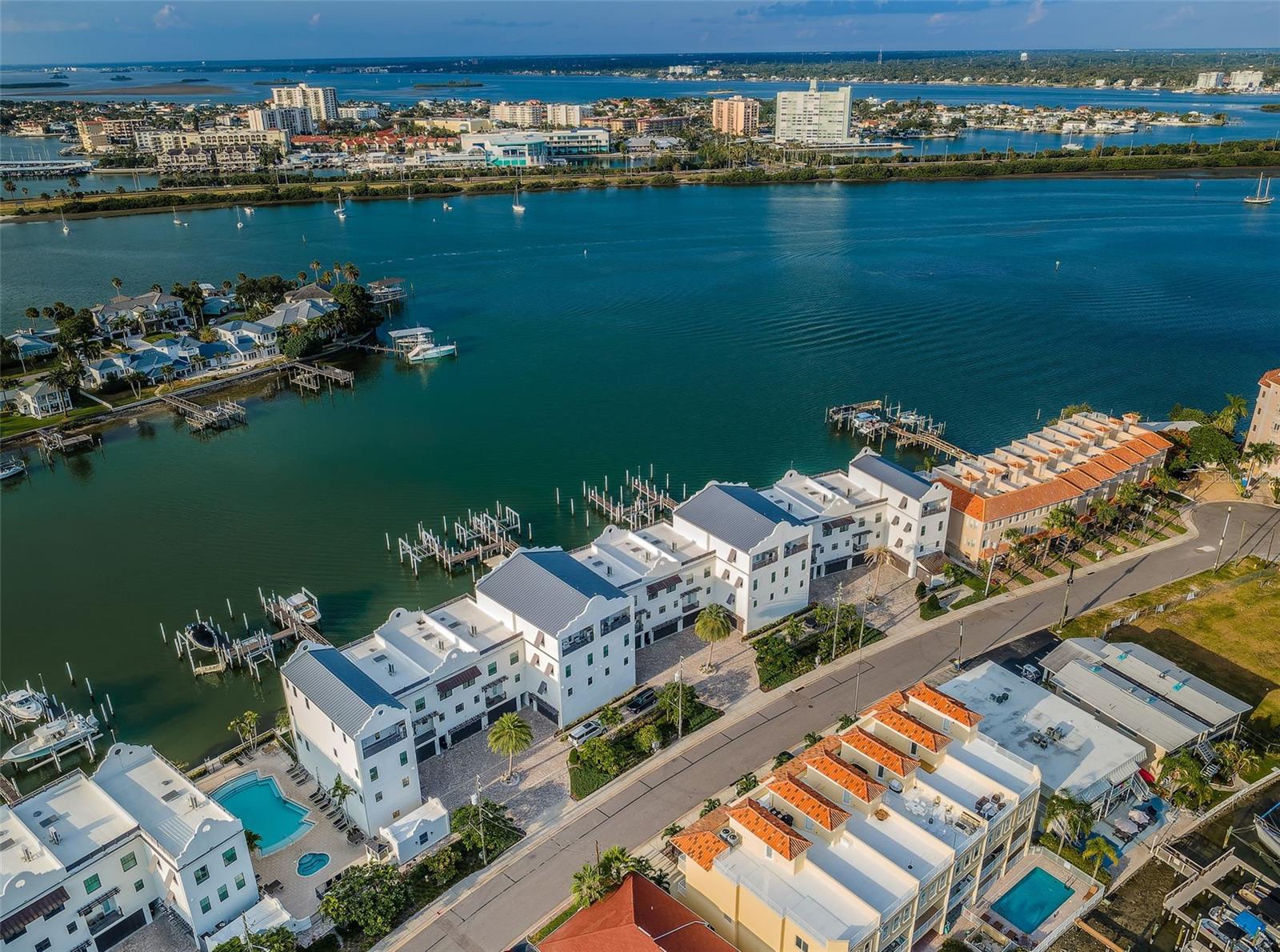 BRIGHTWATER BLUE TWNHMS - Residential