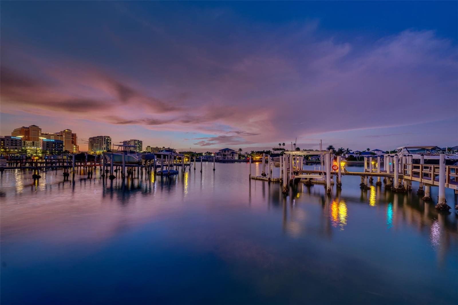 BRIGHTWATER BLUE TWNHMS - Residential