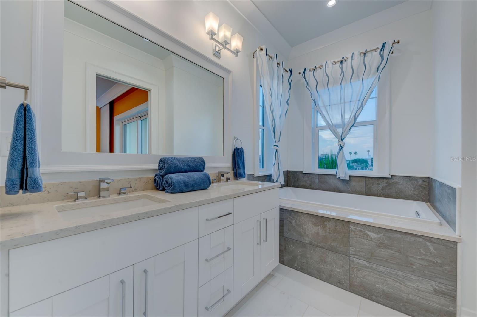 BRIGHTWATER BLUE TWNHMS - Residential