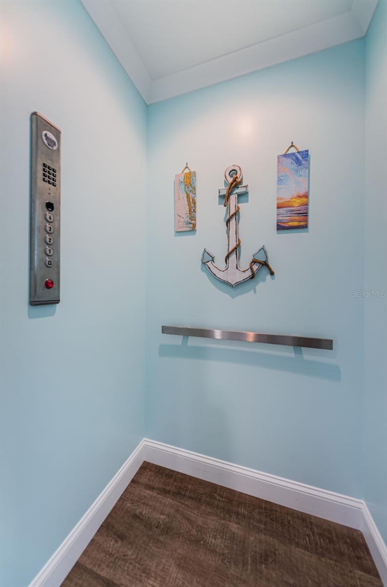 BRIGHTWATER BLUE TWNHMS - Residential