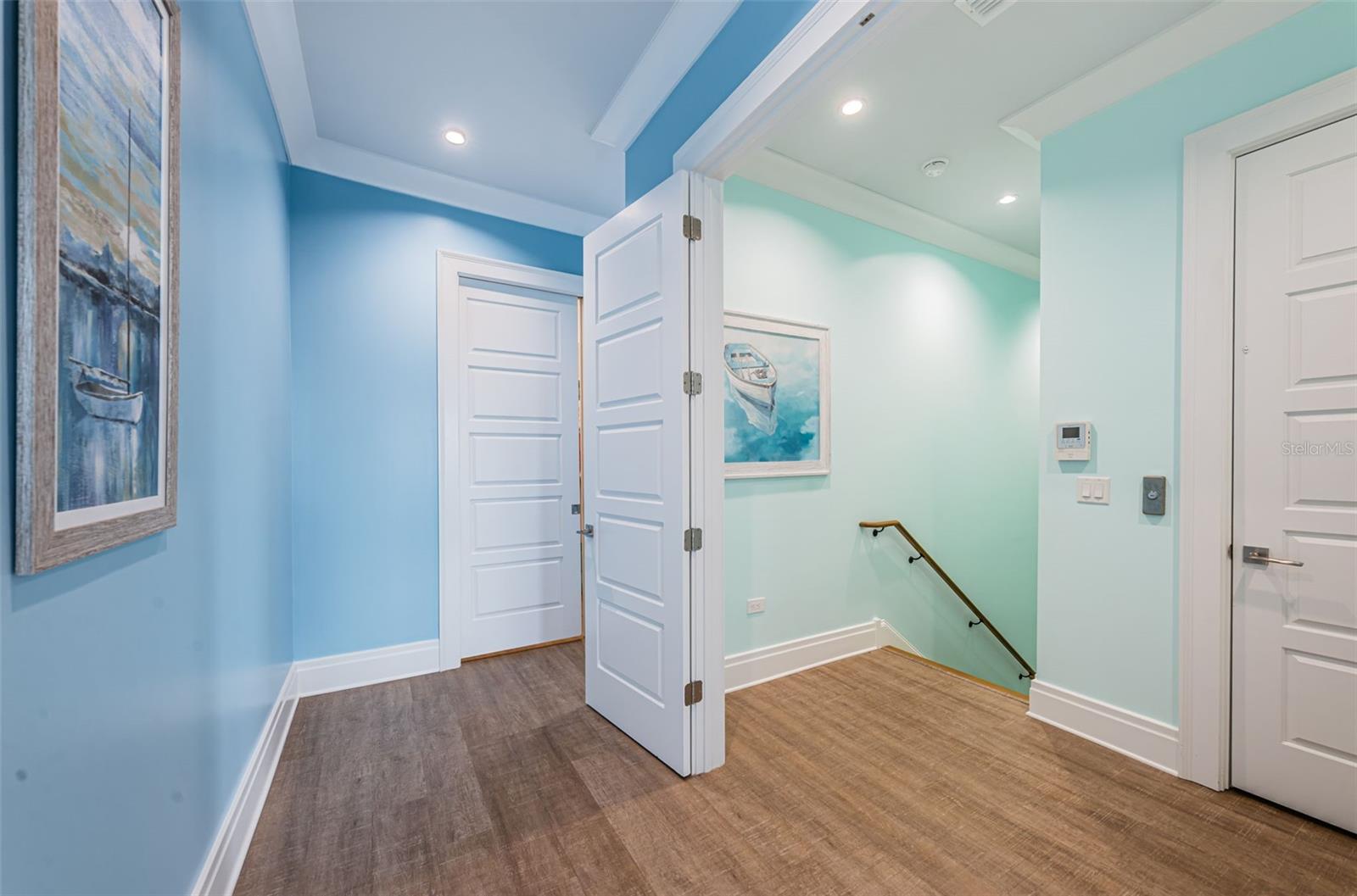 BRIGHTWATER BLUE TWNHMS - Residential