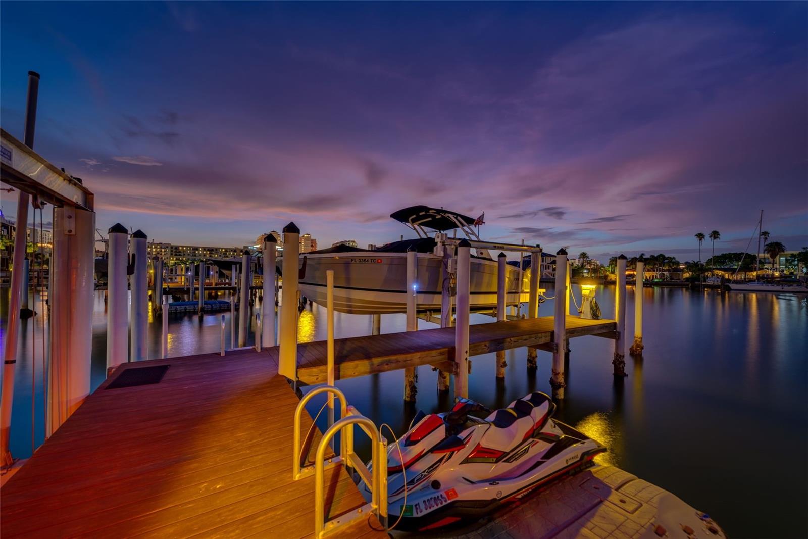 BRIGHTWATER BLUE TWNHMS - Residential