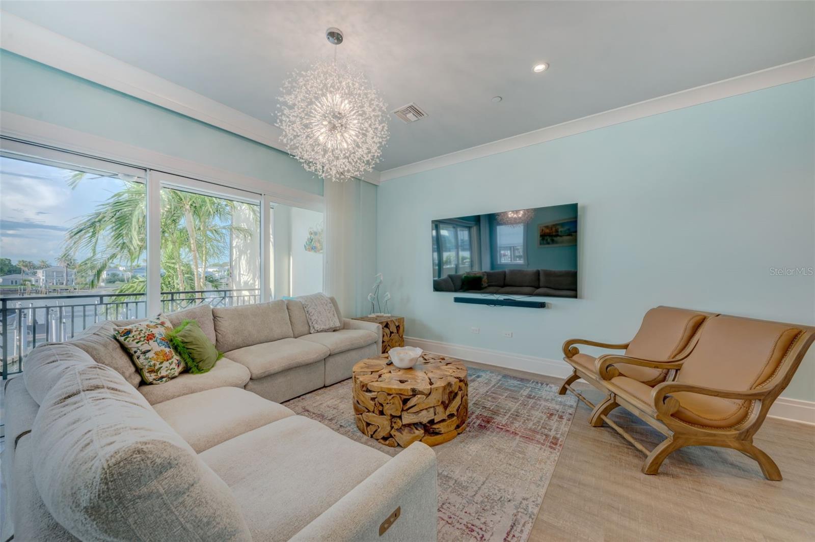 BRIGHTWATER BLUE TWNHMS - Residential