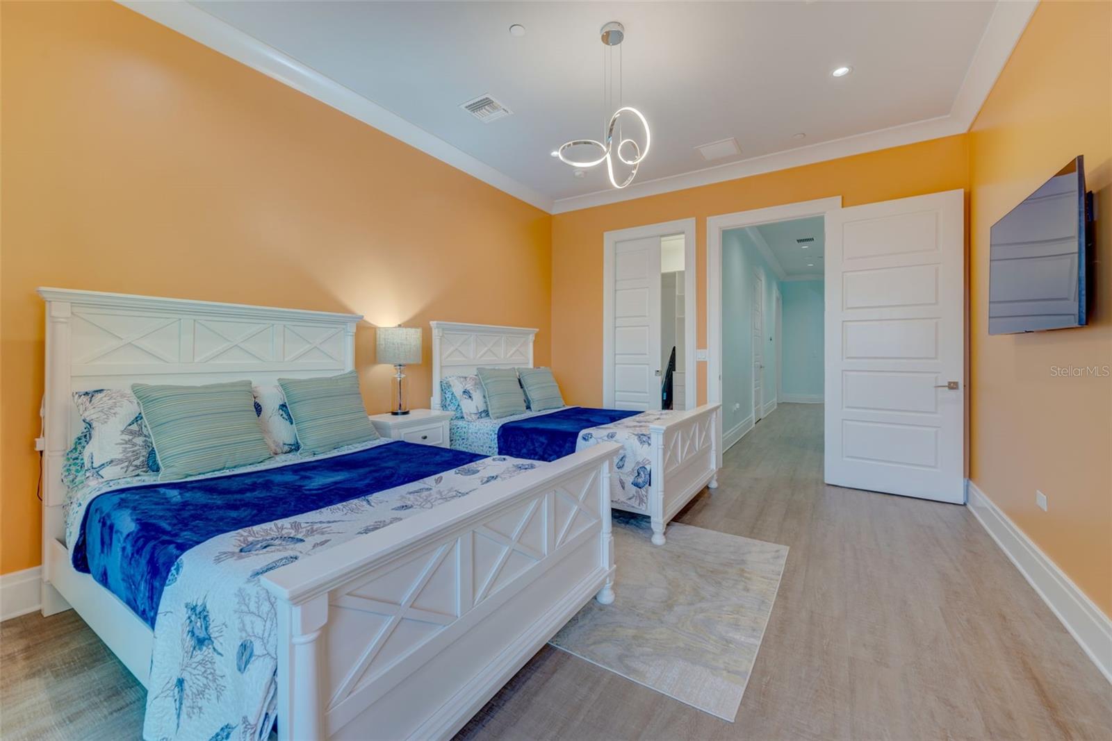 BRIGHTWATER BLUE TWNHMS - Residential