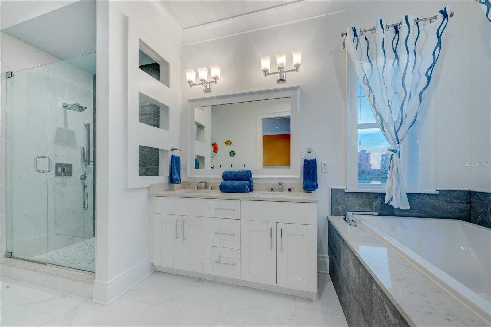 BRIGHTWATER BLUE TWNHMS - Residential