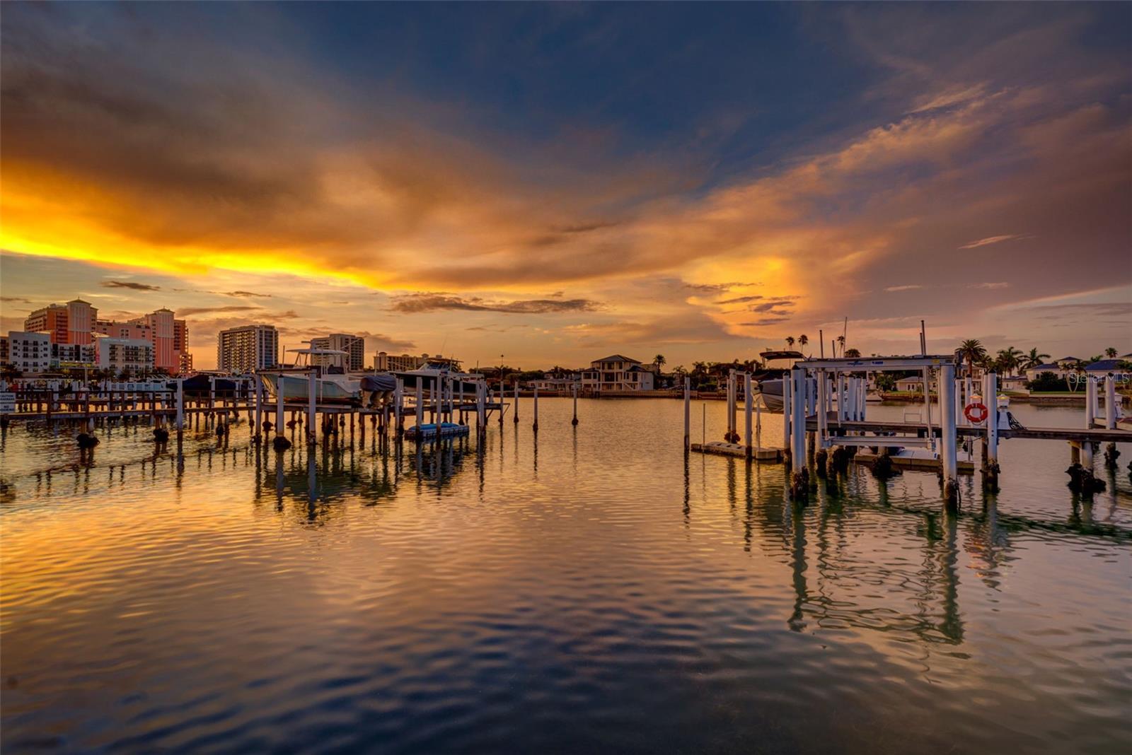 BRIGHTWATER BLUE TWNHMS - Residential