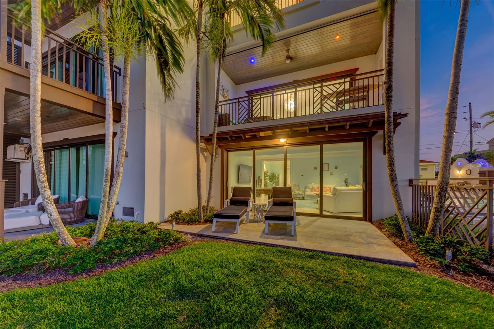 BRIGHTWATER BLUE TWNHMS - Residential