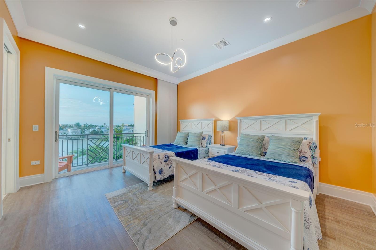 BRIGHTWATER BLUE TWNHMS - Residential