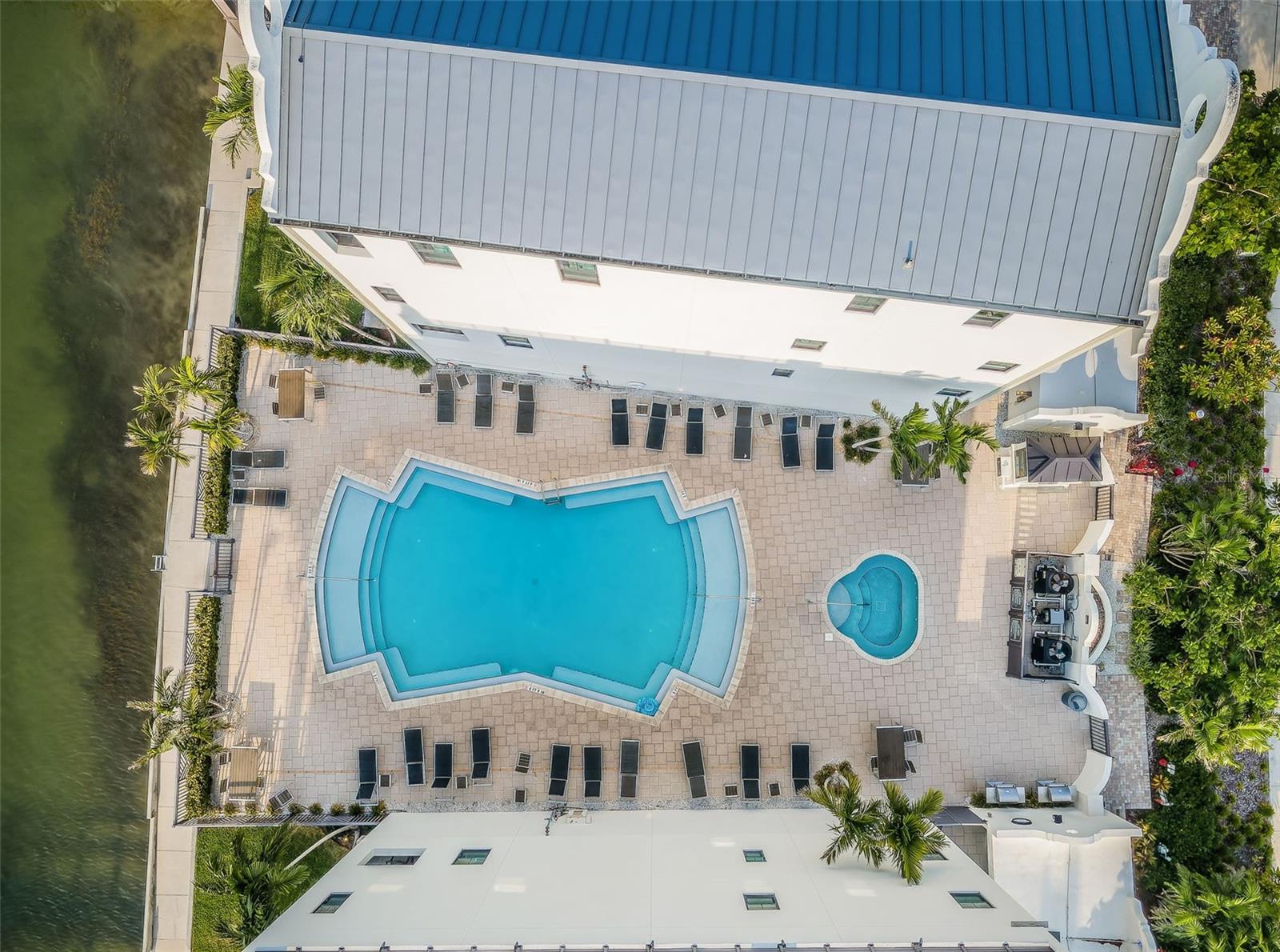 BRIGHTWATER BLUE TWNHMS - Residential