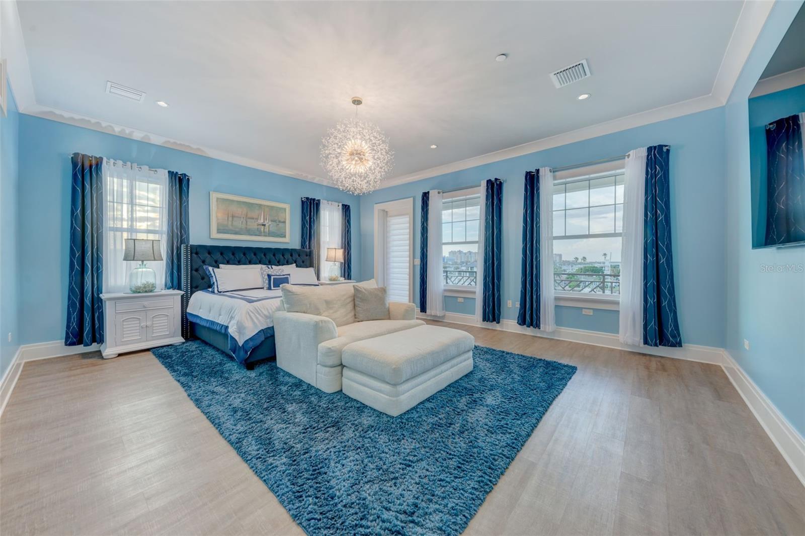 BRIGHTWATER BLUE TWNHMS - Residential