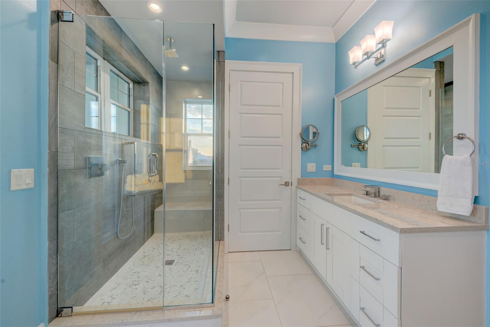 BRIGHTWATER BLUE TWNHMS - Residential