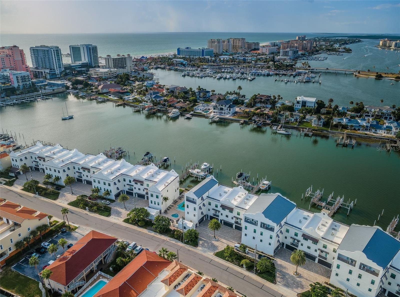 BRIGHTWATER BLUE TWNHMS - Residential